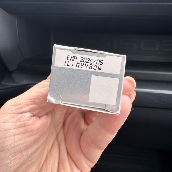 IT Cosmetics CC+ Cream w/ SPF 50 - Light - Picture 6 of 9